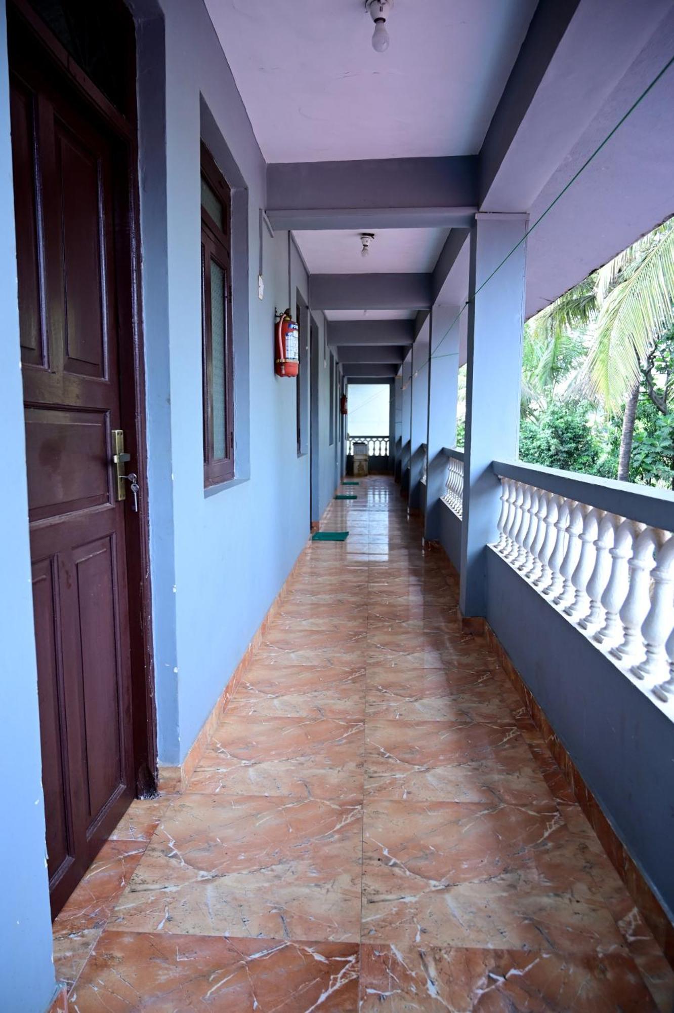 Clinton Guest House Colva Esterno foto