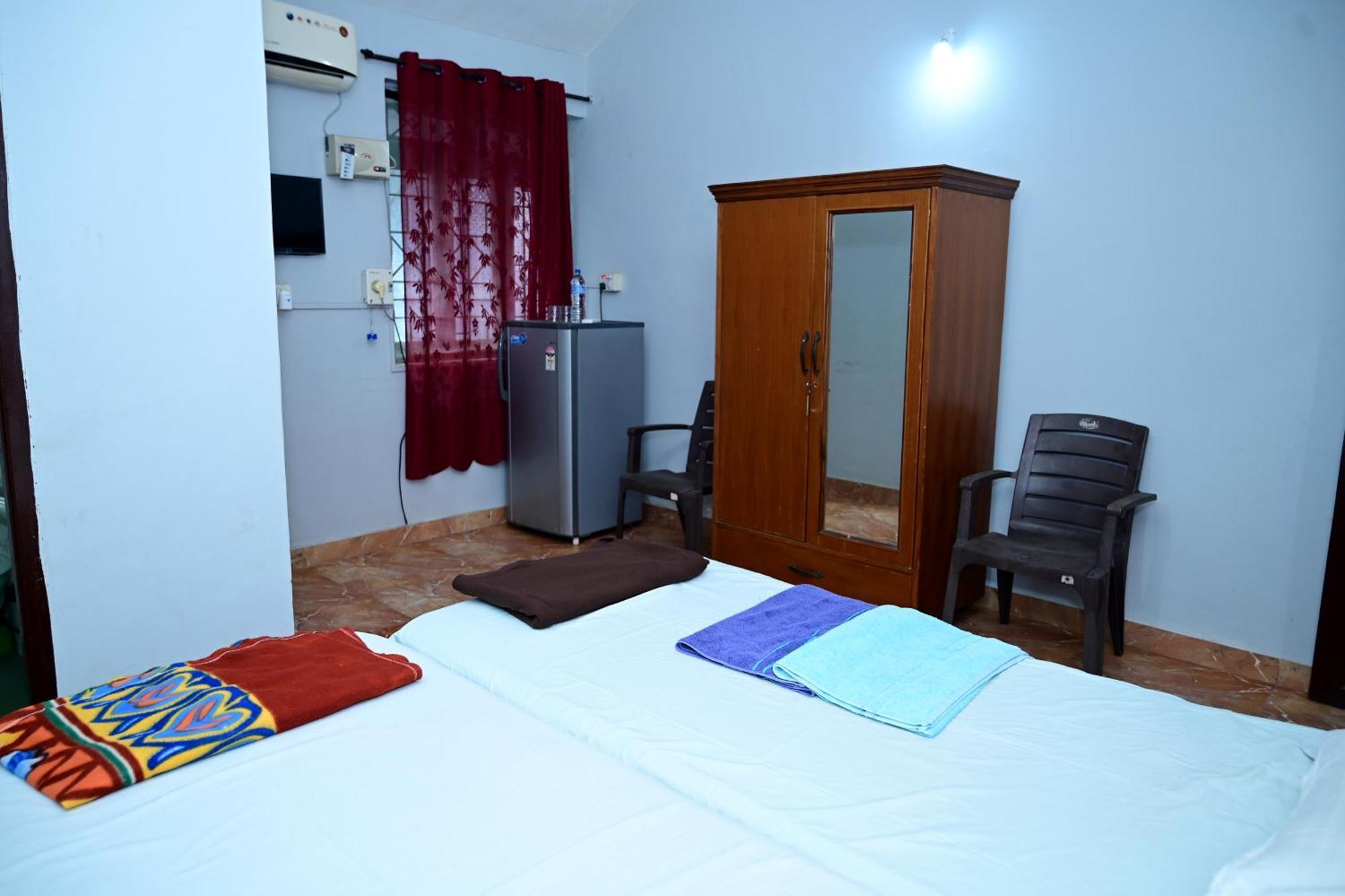 Clinton Guest House Colva Esterno foto