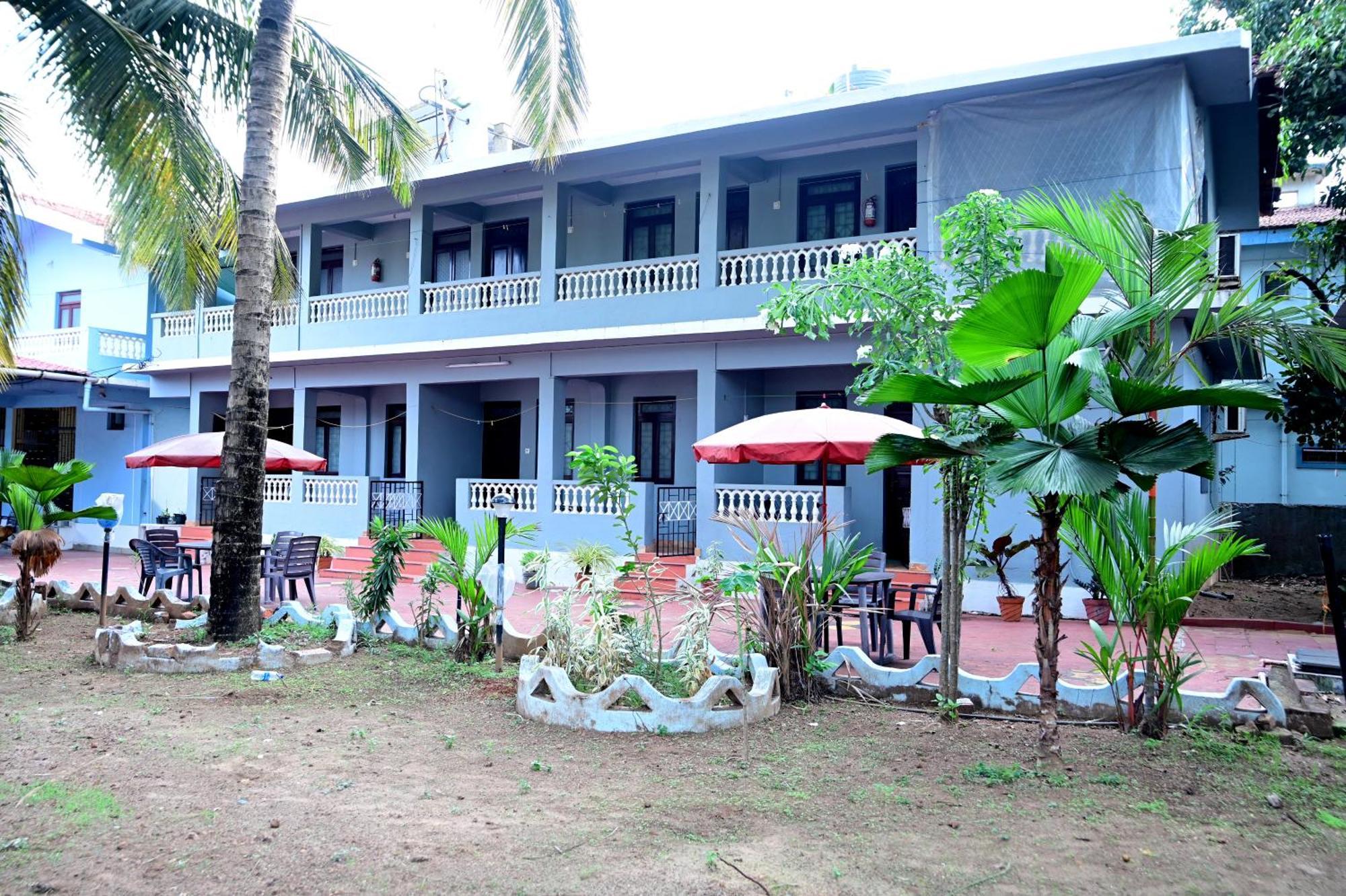 Clinton Guest House Colva Esterno foto