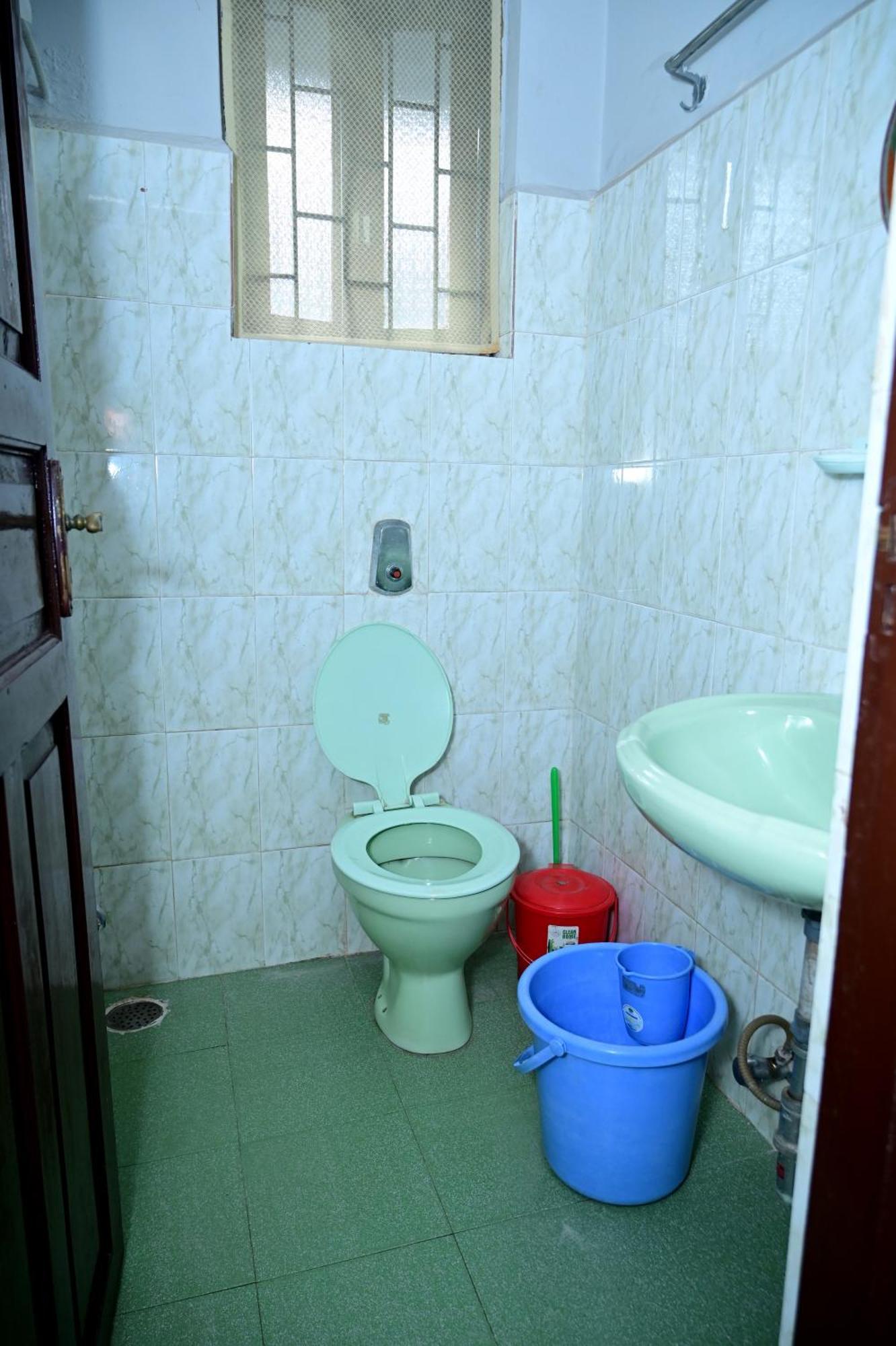 Clinton Guest House Colva Esterno foto